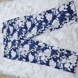 NWT Chico's Brigite floral print  size 2 crop pants